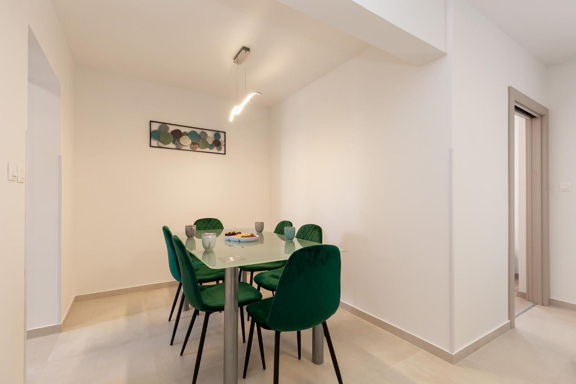 Rosoglio 300m From Sea, New 2024 Apartment *